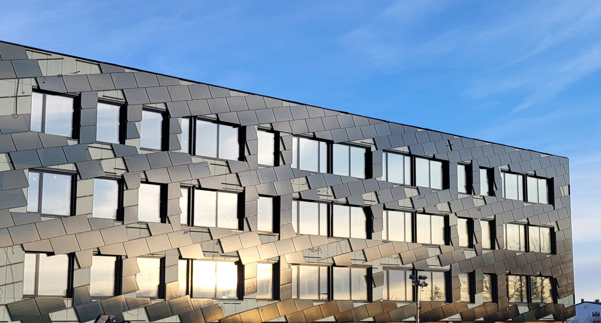 Fasada wentylowana, Szkoła Voldslokka, Olso, Norwegia